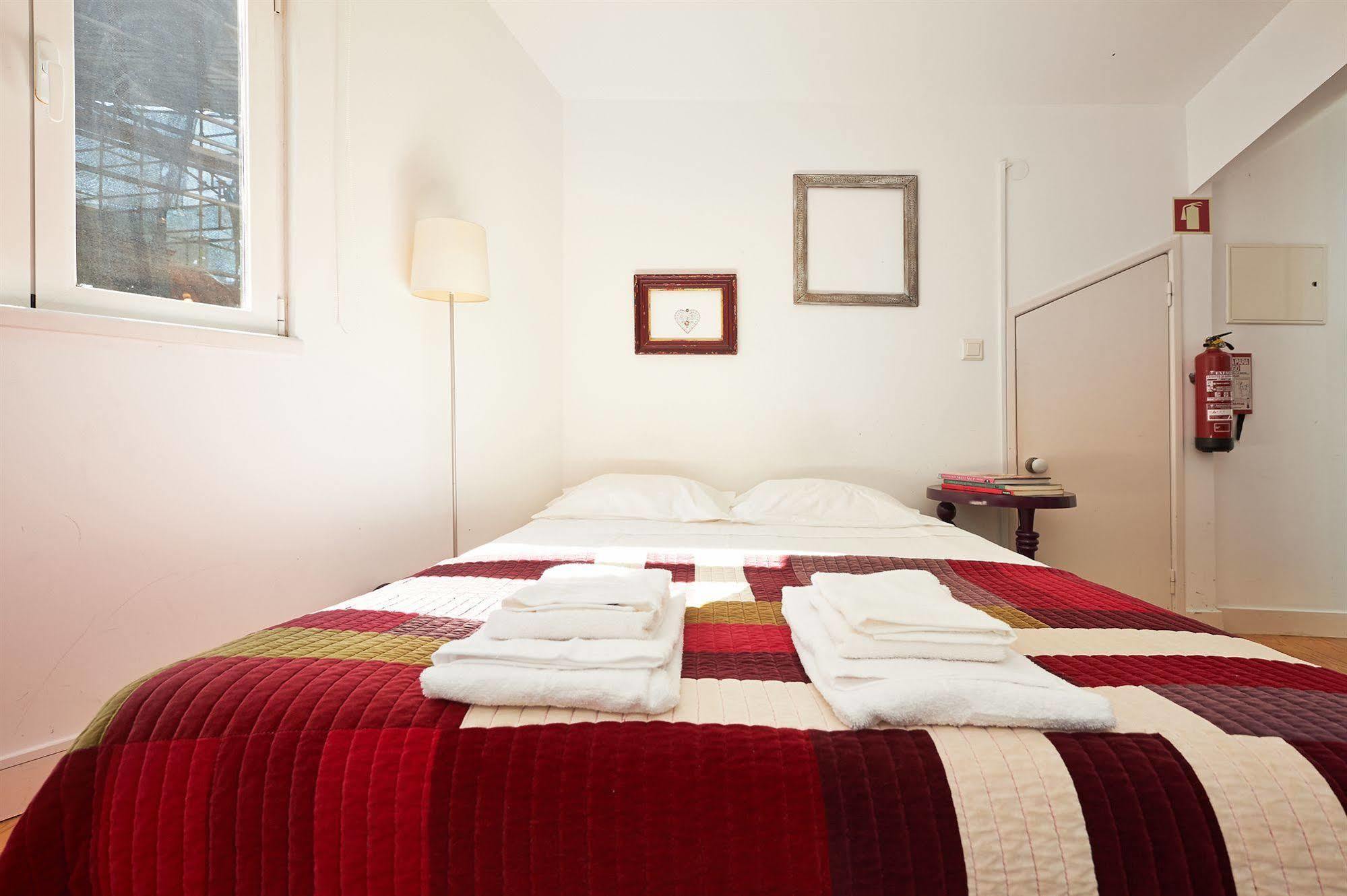 Hello Lisbon Santos Design Apartments Buitenkant foto